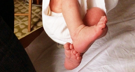 Das Foto zeigt die Füße eines Babys.&nbsp;&copy;&nbsp;DBM, Sonja Stender
