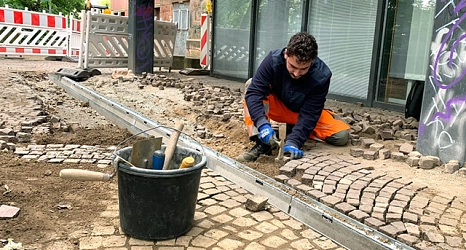 Straßenbau ist vielfältig und erfordert auch handwerkliches Geschick.